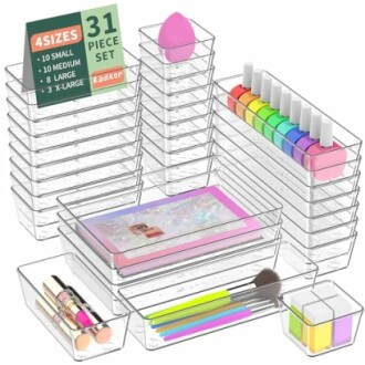 Organisateurs de tiroirs transparents avec maquillage et fournitures.